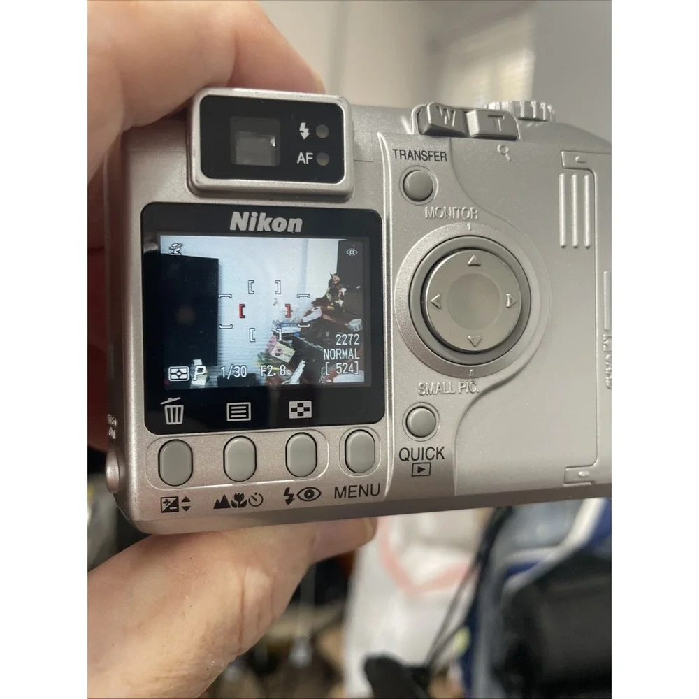 Nikon COOLPIX 4300 4.0MP Digital Camera 3X Zoom+Batterry+Charger+Mem Card+Case